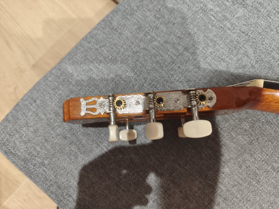 Vendo Guitarra Clásica fabricada por lutier de segunda mano · Foto 4 de 5 · Navarra · 250 €