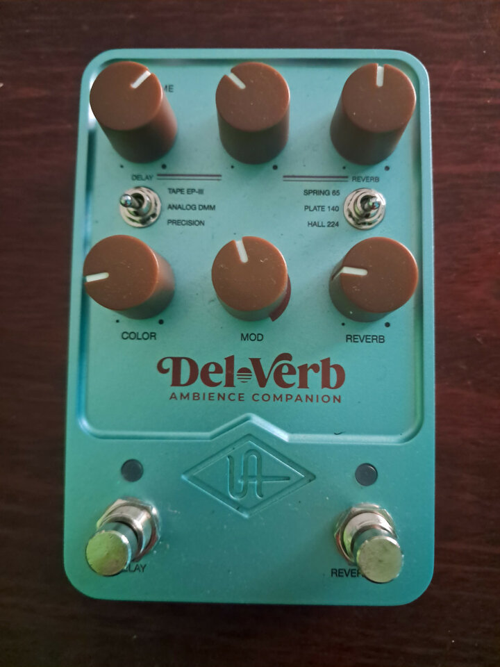 Pedal Universal Audio VAFX Del VERB AMBIENTE COMPANION