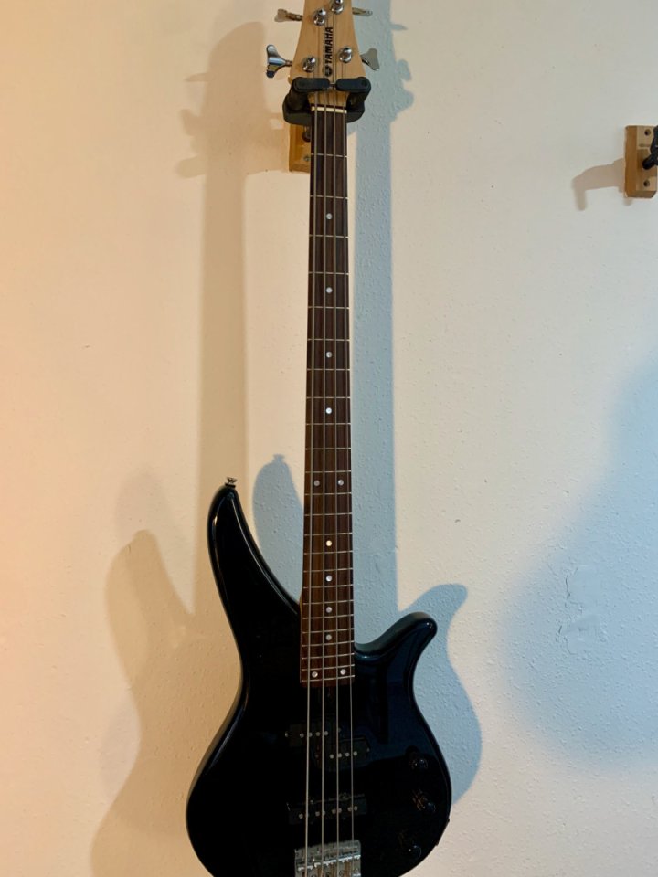 Bajo Yamaha RBX 170