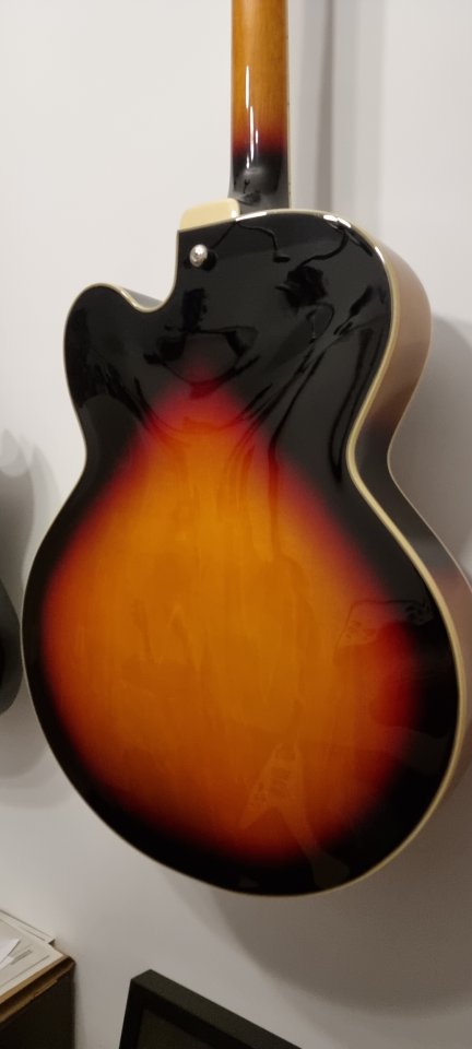 Ibanez AF 75 de segunda mano · Foto 6 de 8 · Madrid · 425 €