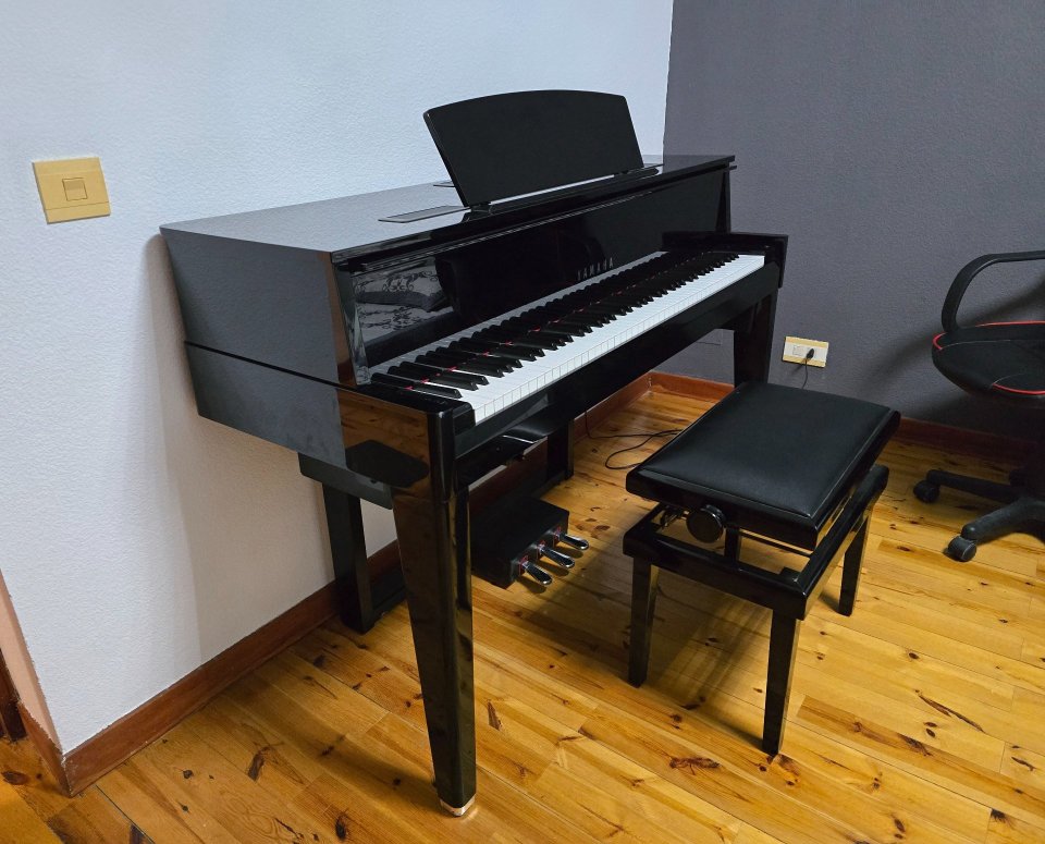 Piano Digital Yamaha N1 AvantGrand de segunda mano · Foto 3 de 4 · Burgos · 4500 €
