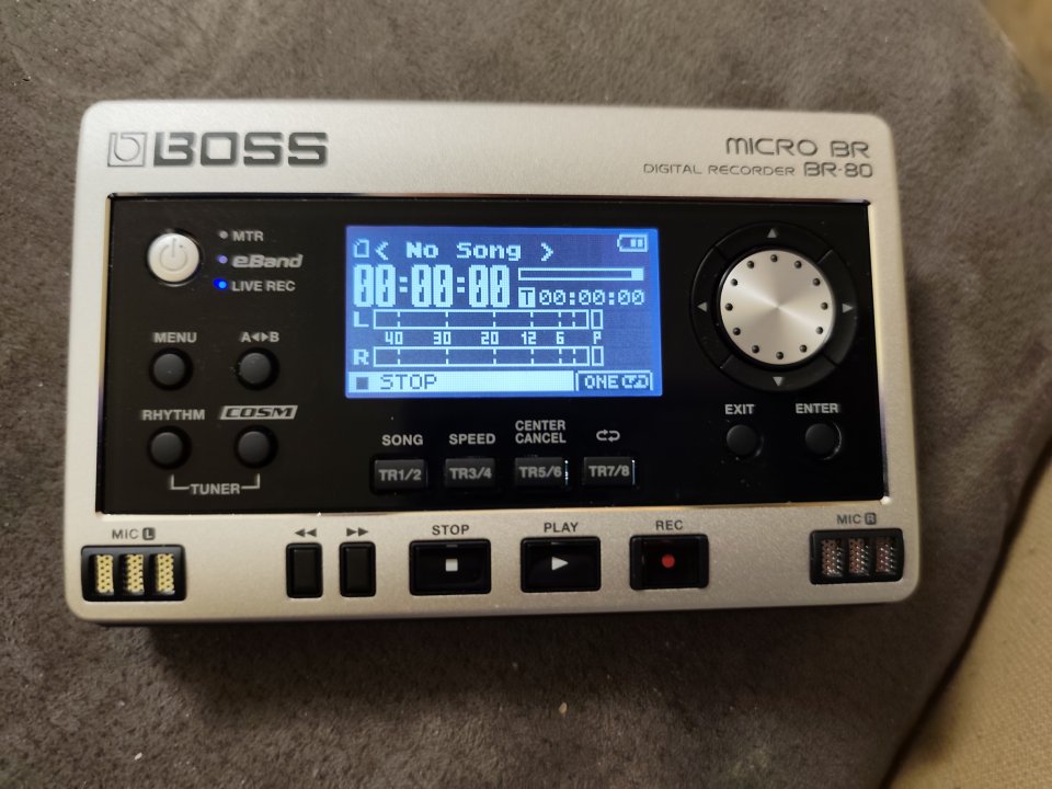 Vendo grabador multipistas digital BOSS MICRO BR-80 de segunda mano · Foto 1 de 6 · Lleida · 100 €