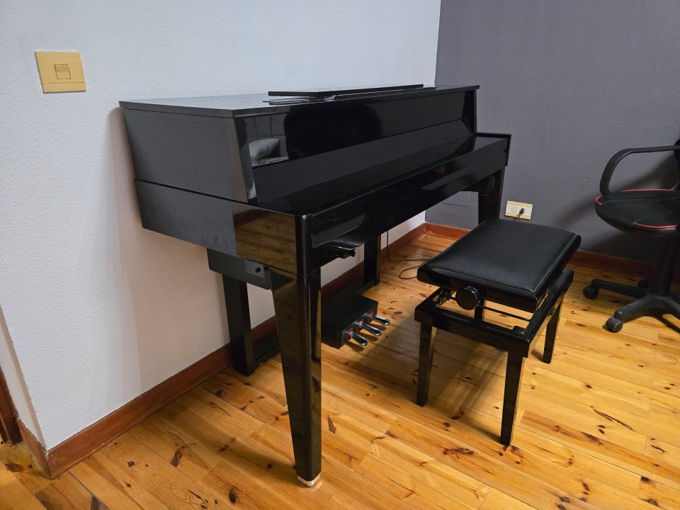 Piano Digital Yamaha N1 AvantGrand de segunda mano · Foto 4 de 4 · Burgos · 4500 €