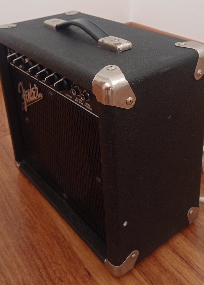 Amplificador guitarra eléctrica Fender Frontman Reverb de segunda mano · Foto 3 de 5 · Cuenca · 45 €