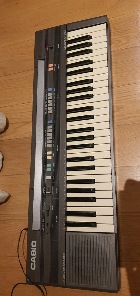 Roland E-70 de segunda mano · Foto 9 de 9 · Barcelona