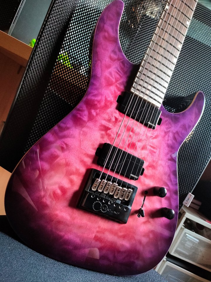 LTD M-1007B Cramberry Burst (edición limitada Evertune) de segunda mano · Foto 8 de 8 · Bizkaia · 1850 €
