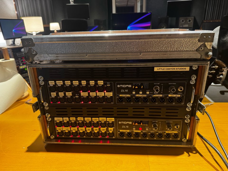 Mesa de mezclas Midas M32 + Stage rack Midas DL16 x2