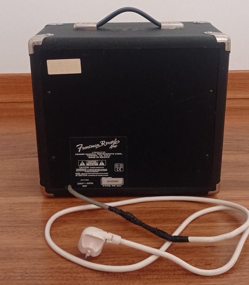 Amplificador guitarra eléctrica Fender Frontman Reverb de segunda mano · Foto 5 de 5 · Cuenca · 45 €