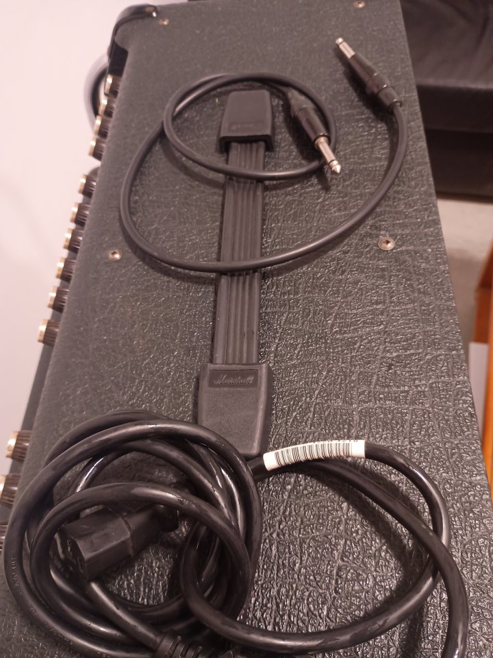 Amplificador Marshall Valvestate Head 8100+8412cab de segunda mano · Foto 3 de 10 · Málaga · 400 €
