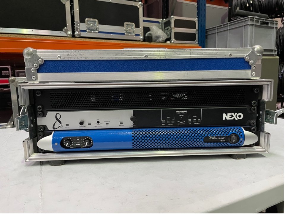 Etapa Nexo PS8 con flight case