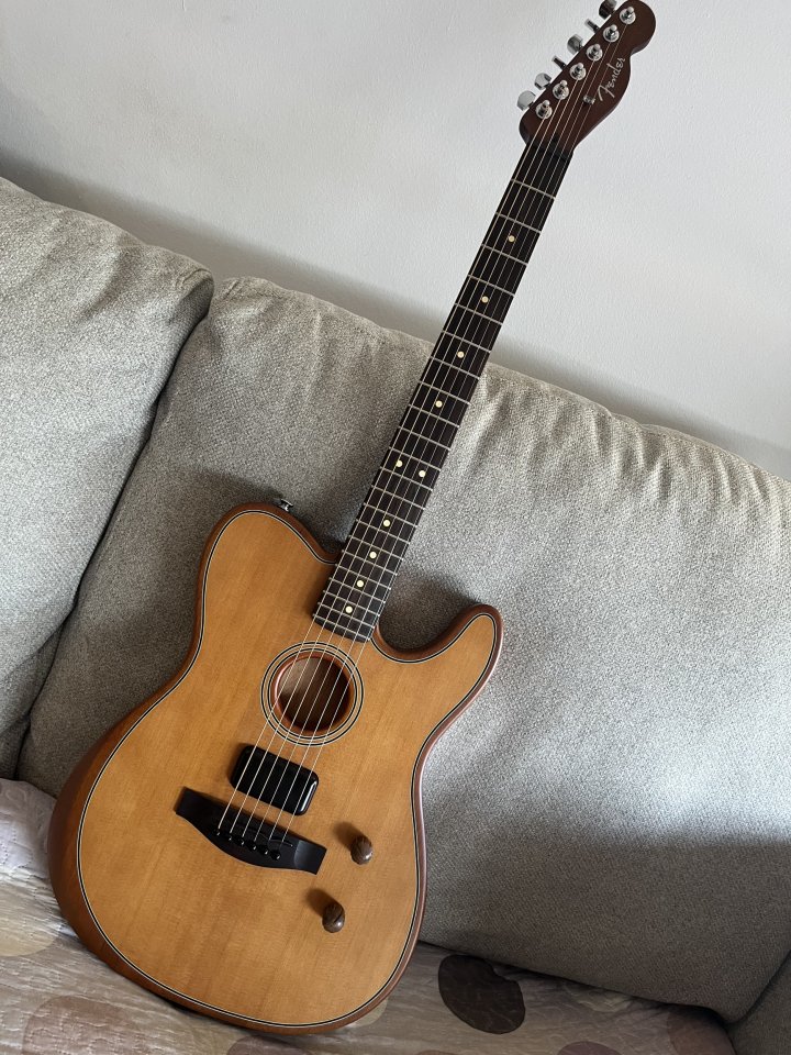 Fender Acoustasonic Standard de segunda mano · Foto 1 de 5 · Alicante · 480 €