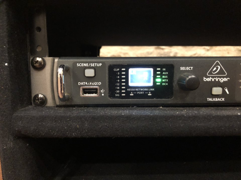 Behringer X32 CORE de segunda mano · Foto 2 de 9 · A Coruña · 1000 €