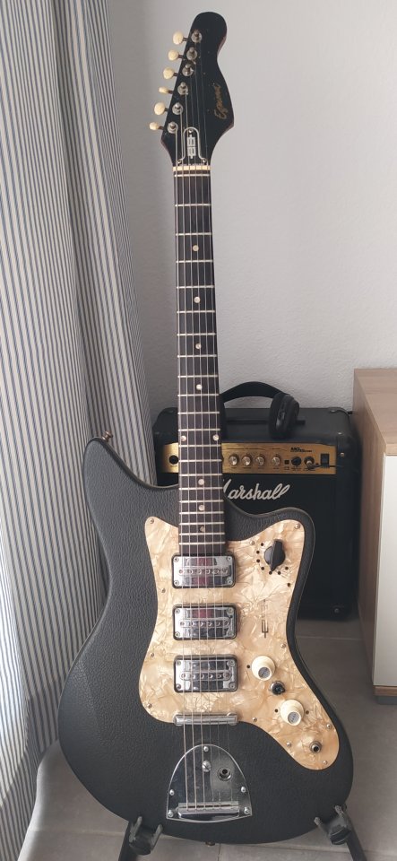 Guitarra eléctrica Egmond, Typhoon V3