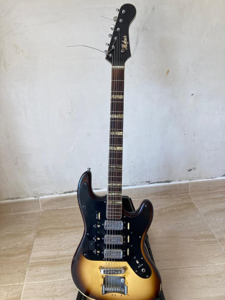Guitarra Hofner Barítono 176 - 1962 de segunda mano · Foto 1 de 4 · Barcelona · 1150 €