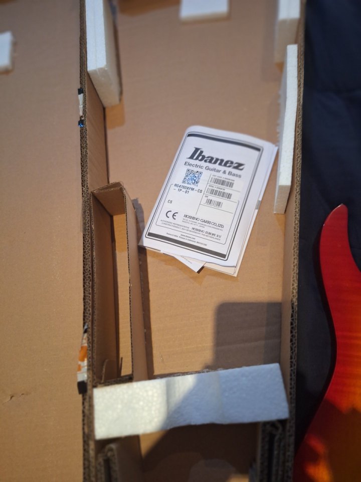 Ibanez RG470DXFMCS Edt Cherry Sunburst ( NUEVA) de segunda mano · Foto 6 de 9 · Castellón · 350 €