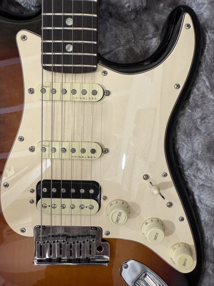 Fender American Ultra Stratocaster HSS 2023 de segunda mano · Foto 2 de 5 · Sevilla · 1849 €