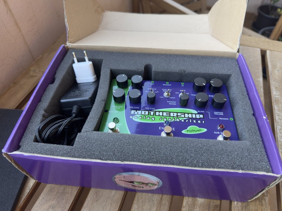 PigTronix - Mothership Analog Sinthesizer de segunda mano · Foto 7 de 9 · Valencia · 210 €