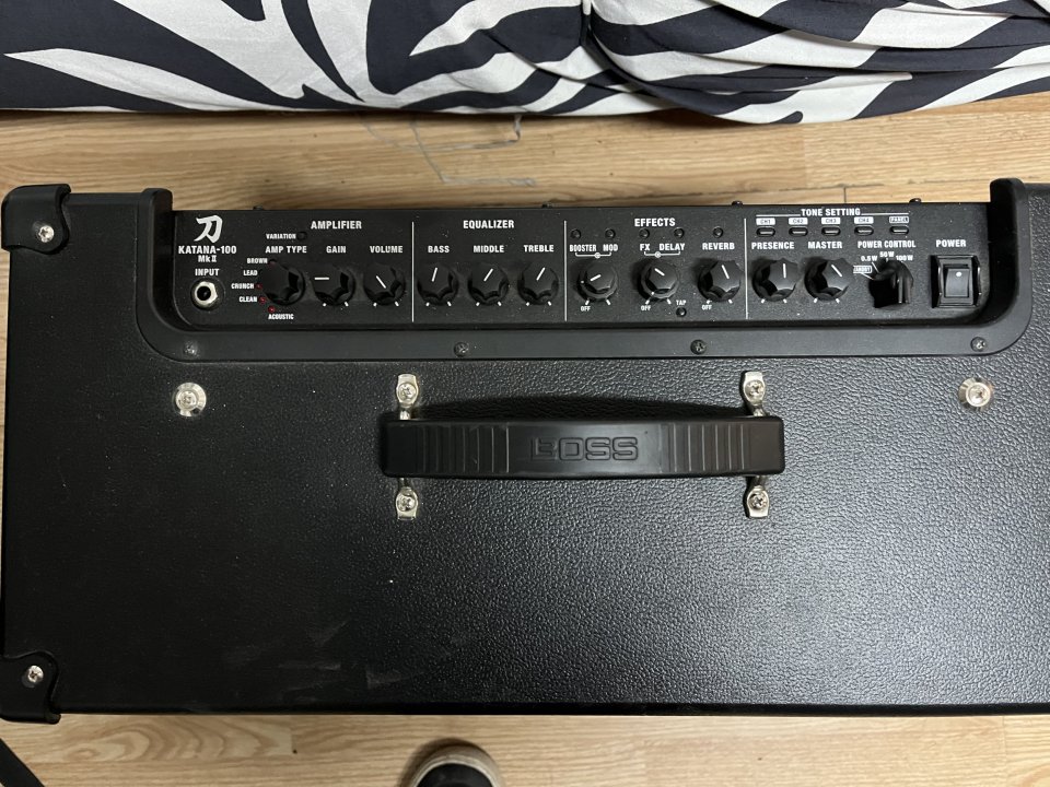 Boss Katana 100 Mkii de segunda mano · Foto 2 de 4 · Granada · 350 €