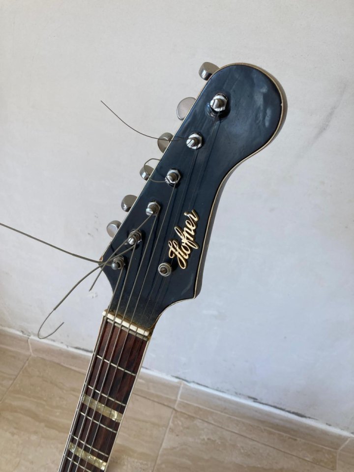 Guitarra Hofner Barítono 176 - 1962 de segunda mano · Foto 3 de 4 · Barcelona · 1150 €
