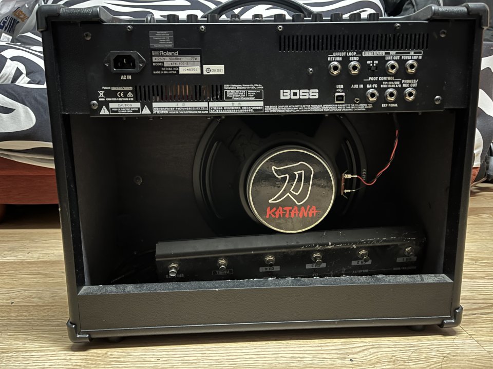 Boss Katana 100 Mkii de segunda mano · Foto 3 de 4 · Granada · 350 €