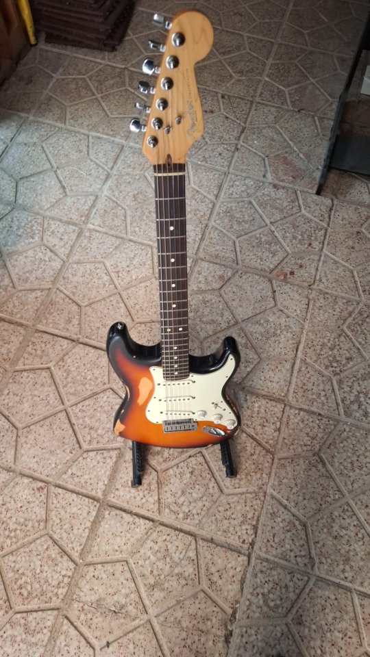 1997 Fender American Stratocaster Relic de segunda mano · Foto 10 de 10 · Jaén · 1400 €