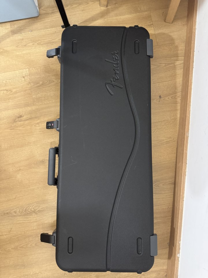 Fender American Ultra Stratocaster HSS 2023 de segunda mano · Foto 5 de 5 · Sevilla · 1849 €