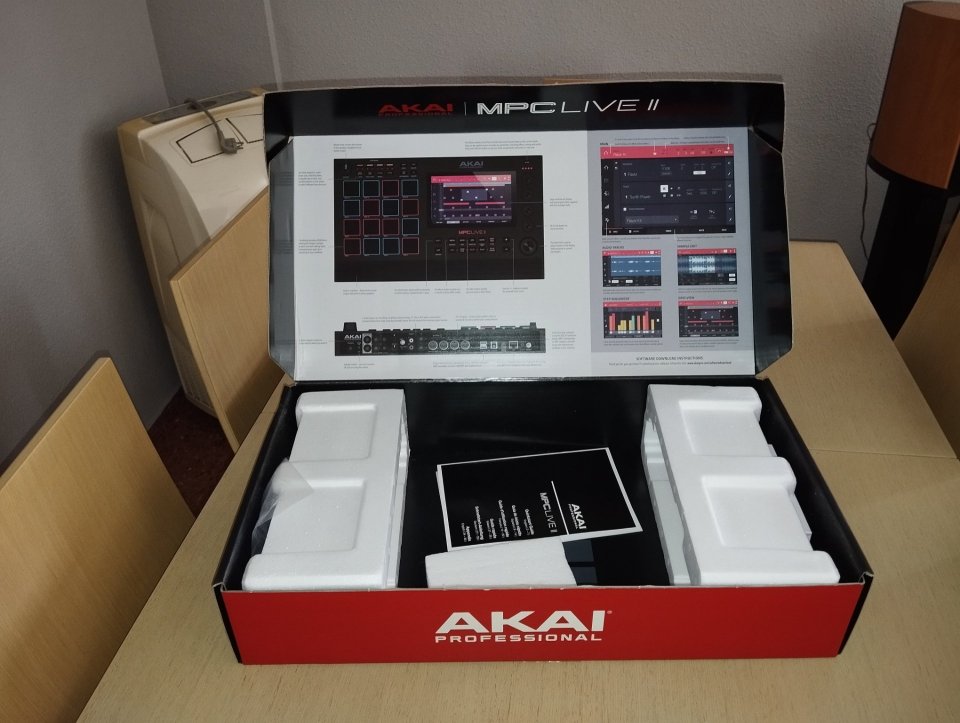 Akai mpc live 2 de segunda mano · Foto 5 de 6 · Valencia · 700 €
