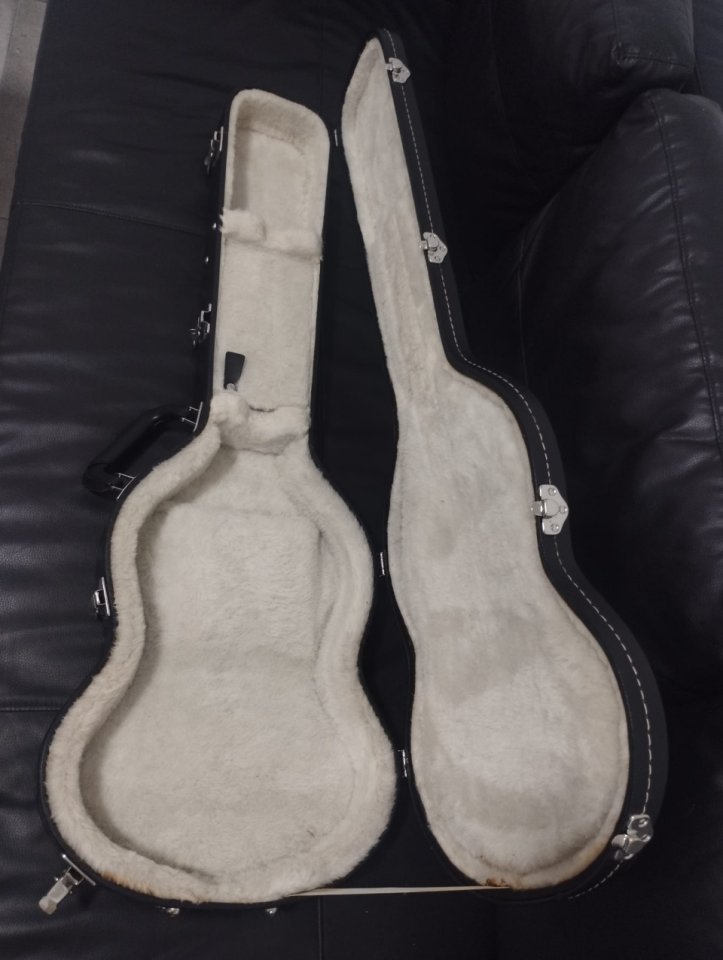 Estuche original Gibson Sg año 2012 de segunda mano · Foto 2 de 8 · Málaga · 150 €