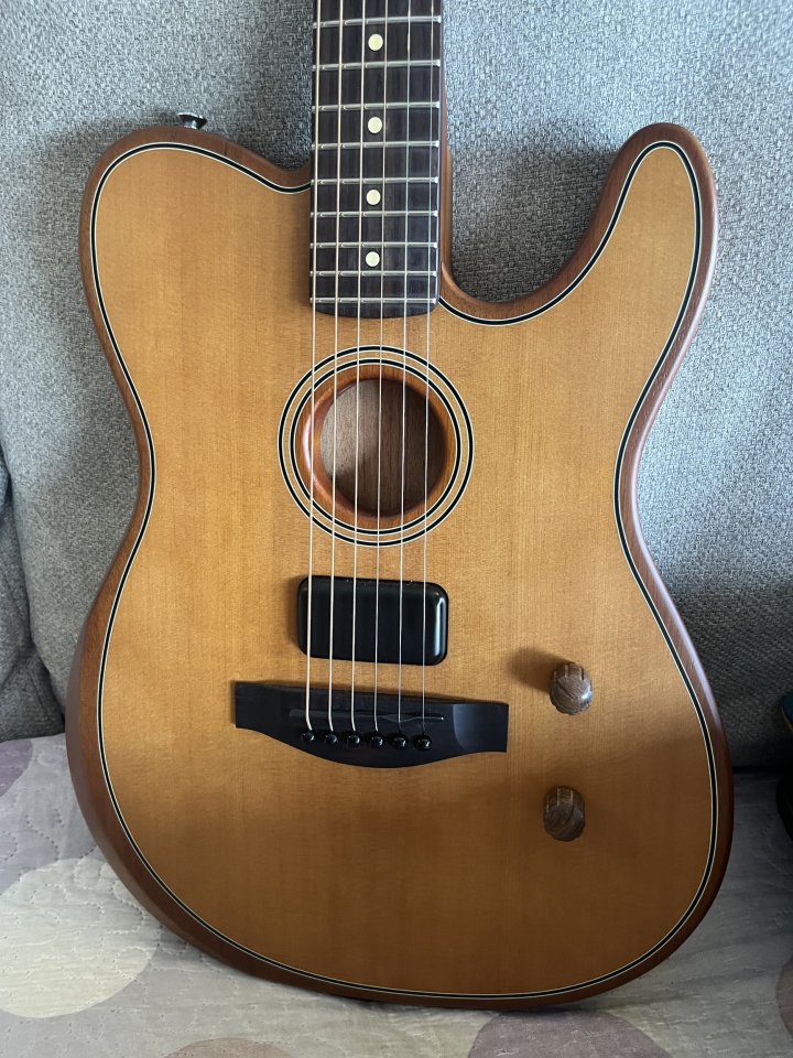 Fender Acoustasonic Standard de segunda mano · Foto 2 de 5 · Alicante · 480 €
