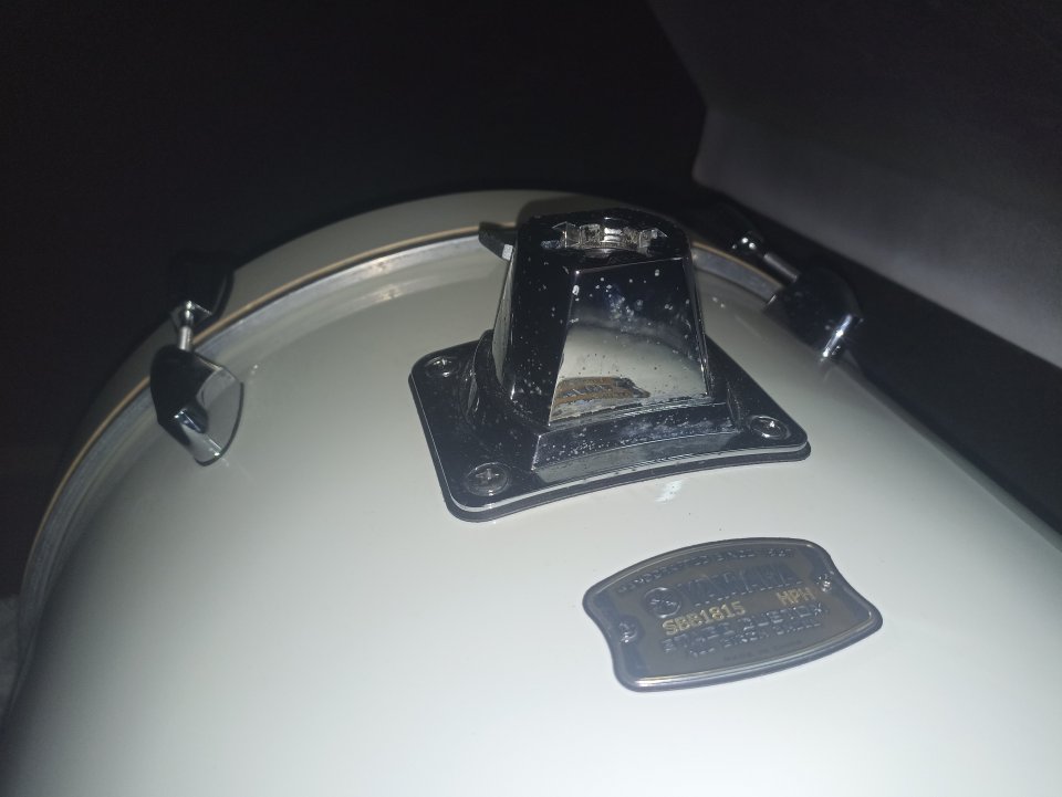 Bombo Yamaha Stage Custom 18x15 Blanco Pure white