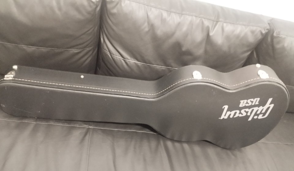 Estuche original Gibson Sg año 2012 de segunda mano · Foto 3 de 8 · Málaga · 150 €