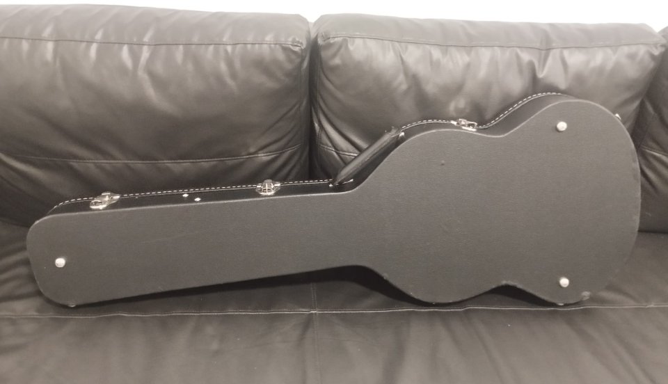 Estuche original Gibson Sg año 2012 de segunda mano · Foto 4 de 8 · Málaga · 150 €