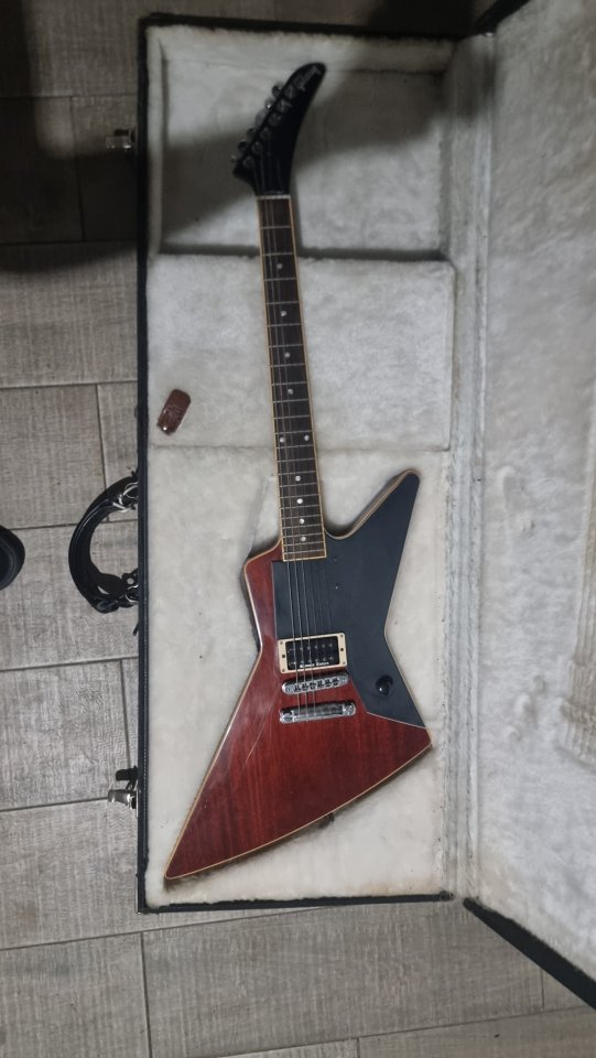 Gibson Explorer Traditional Pro 2008 de segunda mano · Foto 1 de 8 · Sevilla · 1400 €