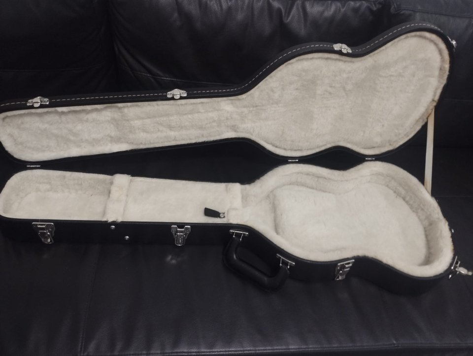 Estuche original Gibson Sg año 2012 de segunda mano · Foto 5 de 8 · Málaga · 150 €