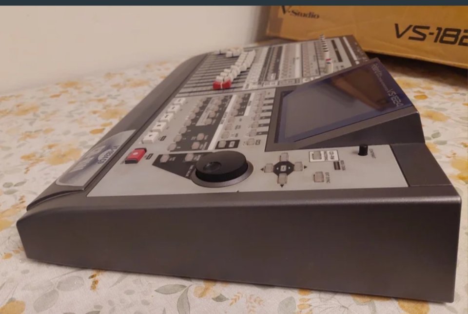 Roland VS-1824 CD