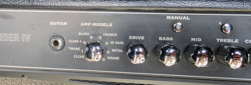 Amplificador Line 6 Spider IV + Pedalera FBV Express de segunda mano · Foto 4 de 10 · Araba · 300 €