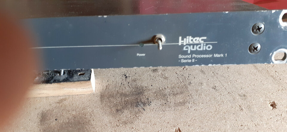 Procesador de sonido Hitec Audio de 3 vías estéreo de segunda mano · Foto 3 de 8 · Cáceres · 50 €