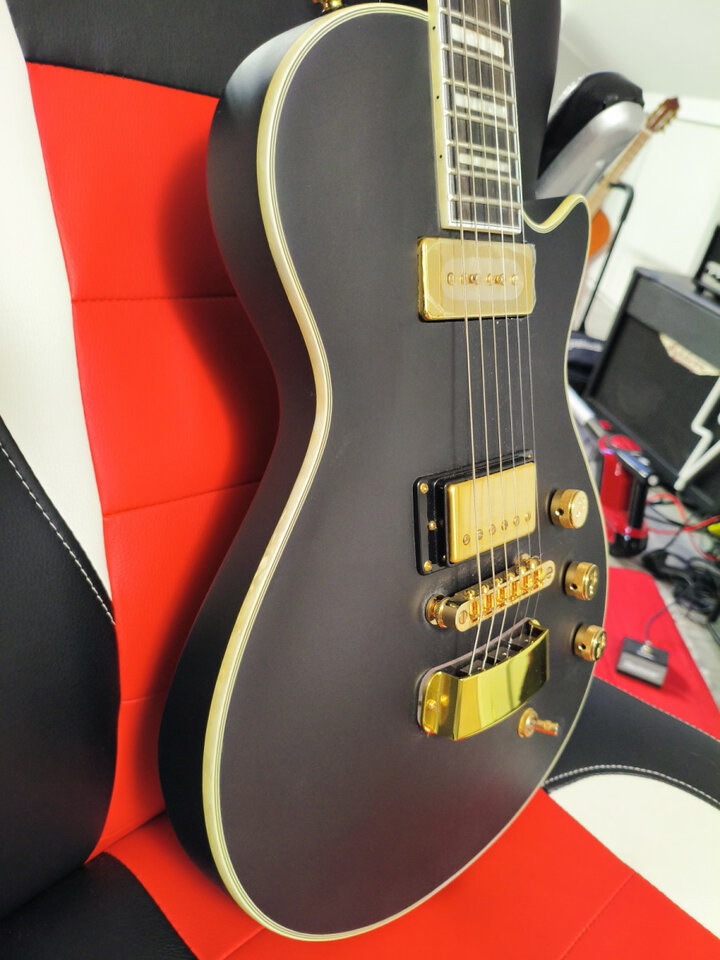 Hagstrom ultra Max límited p90 gold nueva