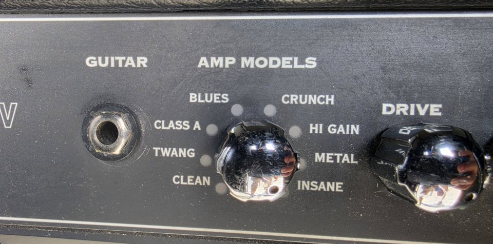 Amplificador Line 6 Spider IV + Pedalera FBV Express de segunda mano · Foto 5 de 10 · Araba · 300 €