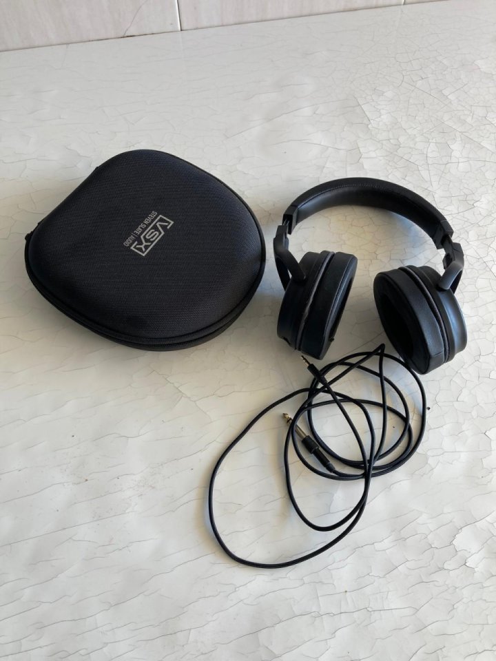 Auriculares VSX Slate Closed Back Platinum de segunda mano · Foto 1 de 4 · Barcelona · 300 €