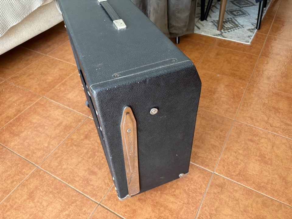 Fender Twin Reverb Cabinet 2x12 with Thru-tone WGS Speakers de segunda mano · Foto 7 de 8 · A Coruña · 700 €
