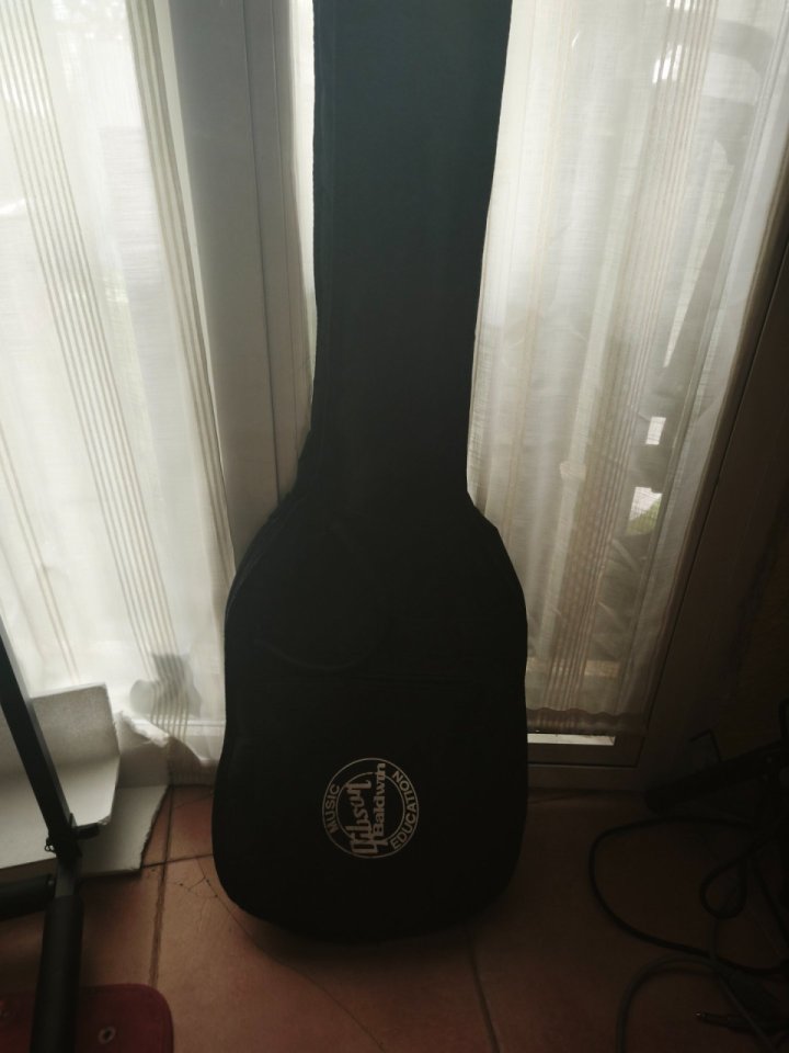 Guitarra eléctrica Gibson-Baldwin Epoch Les Paul en color negro. de segunda mano · Foto 8 de 10 · Alicante · 195 €