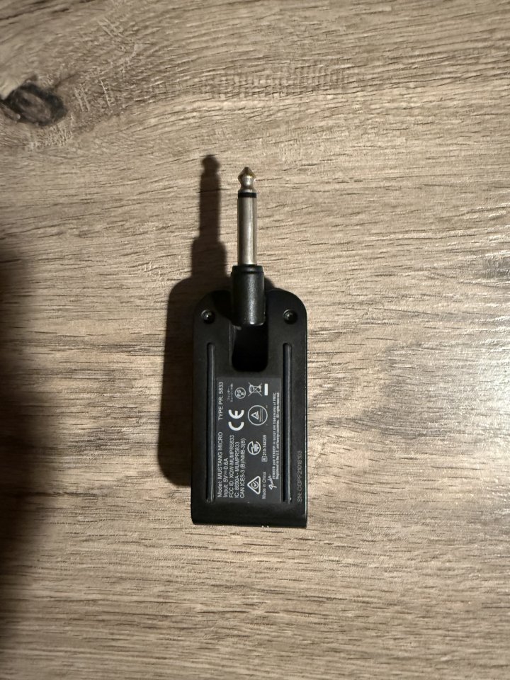 Fender Mustang micro de segunda mano · Foto 2 de 2 · Barcelona · 50 €