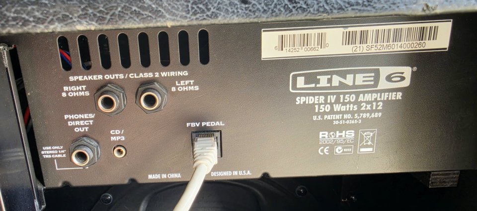 Amplificador Line 6 Spider IV + Pedalera FBV Express de segunda mano · Foto 6 de 10 · Araba · 300 €