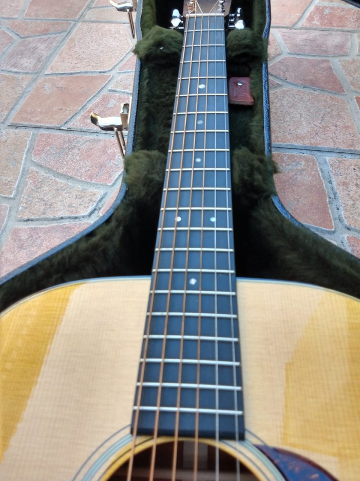 GUITARRA MARTIN 00-18