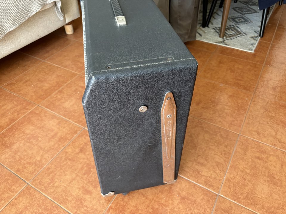 Fender Twin Reverb Cabinet 2x12 with Thru-tone WGS Speakers de segunda mano · Foto 8 de 8 · A Coruña · 700 €