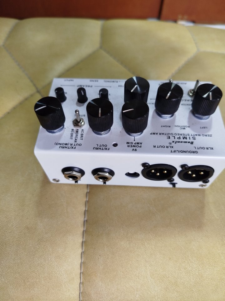 Demonfx simple. Preamp estereo