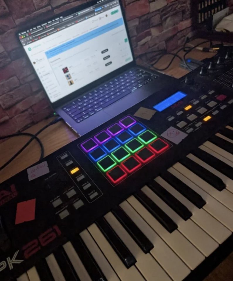 Akai MPK261 Con plugins de segunda mano · Foto 2 de 5 · Palencia · 200 €