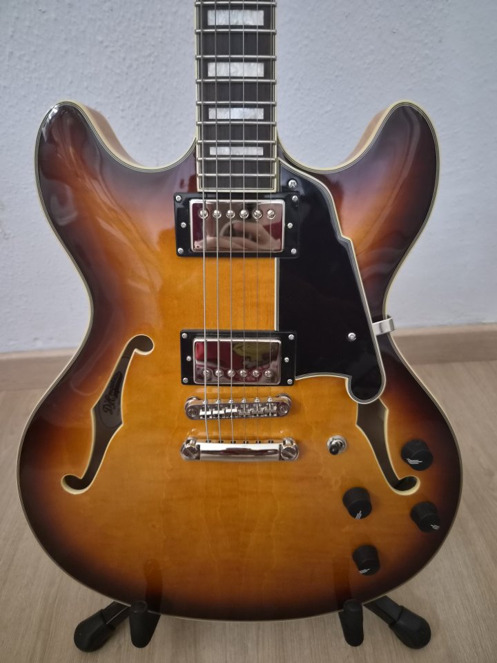 D'angelico Premier DC Dark Iced Tea Burst de segunda mano · Foto 1 de 10 · Palencia · 500 €