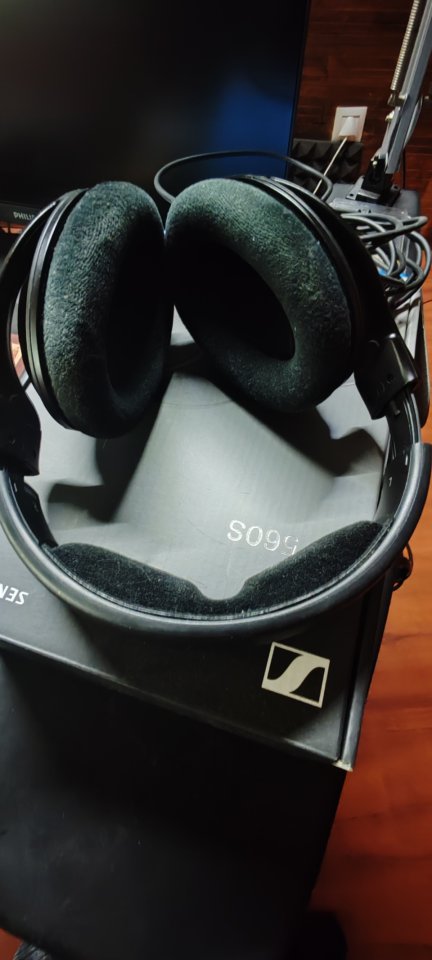 Sennheiser HD 560s. Rebaja este mes
